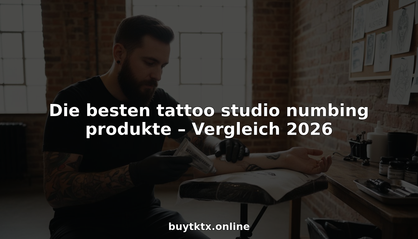 Bevor es mit dem Tätowieren losgeht, trägt der Tätowierer eine betäubende Creme auf, um die Haut unempfindlicher zu machen.